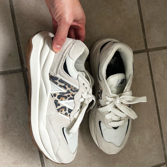 New Balance Cream and Brown Sneakers - Picture 6 of 6